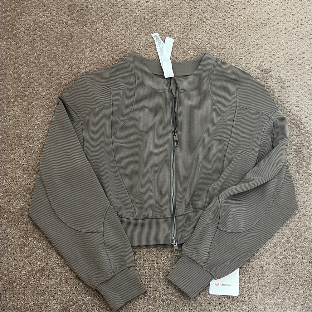 Lululemon Softstreme Ribbed Cropped Jacket NEW